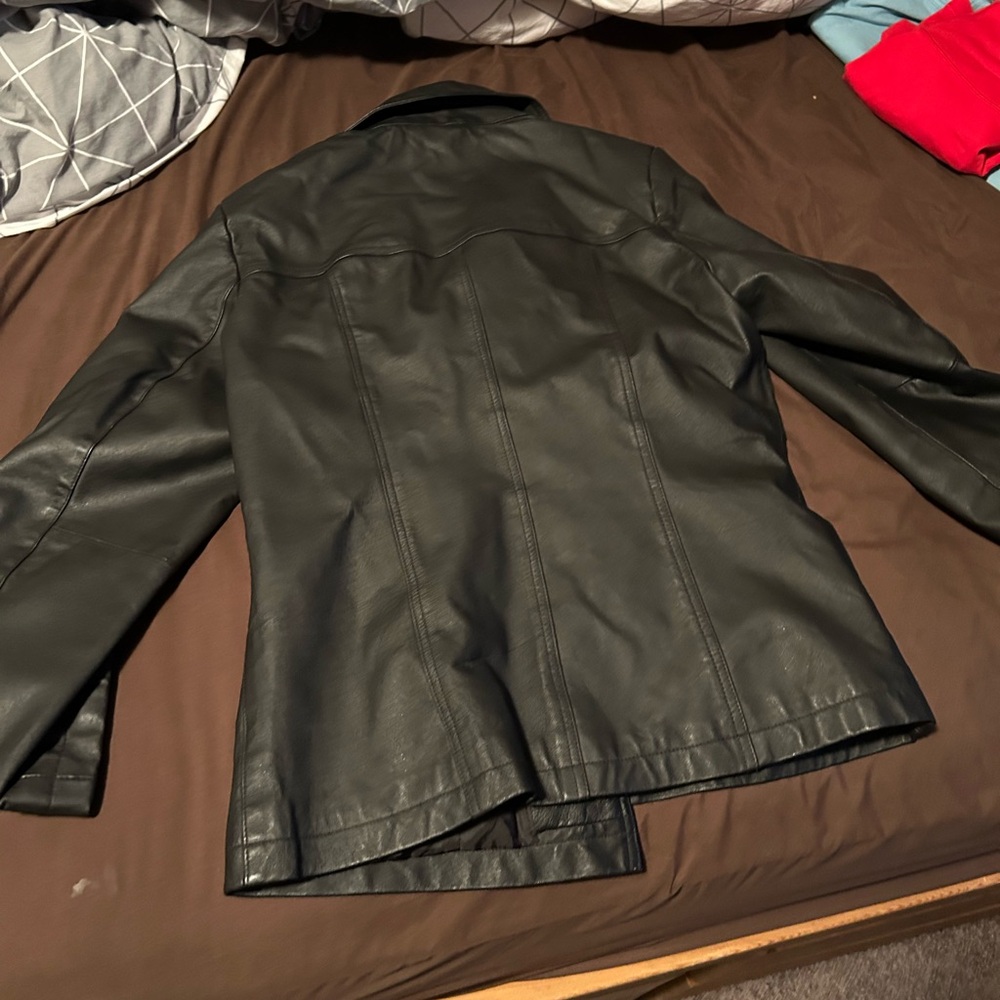 Leather jacket - Picture 3 of 4